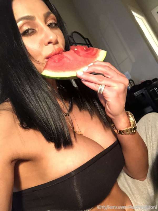 Its time for a juicy snack lover, spoil me on this post and ..