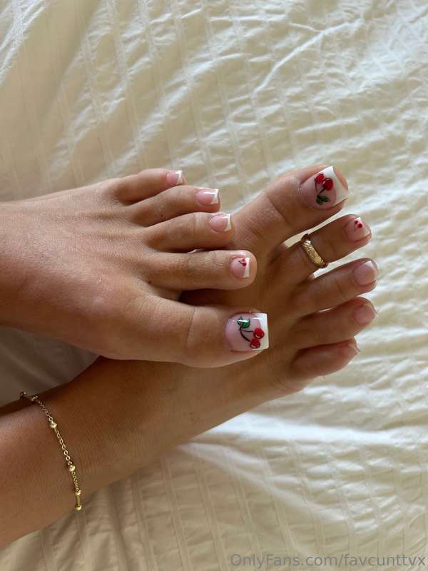 Do my feet look good enough to suck? 💦😛