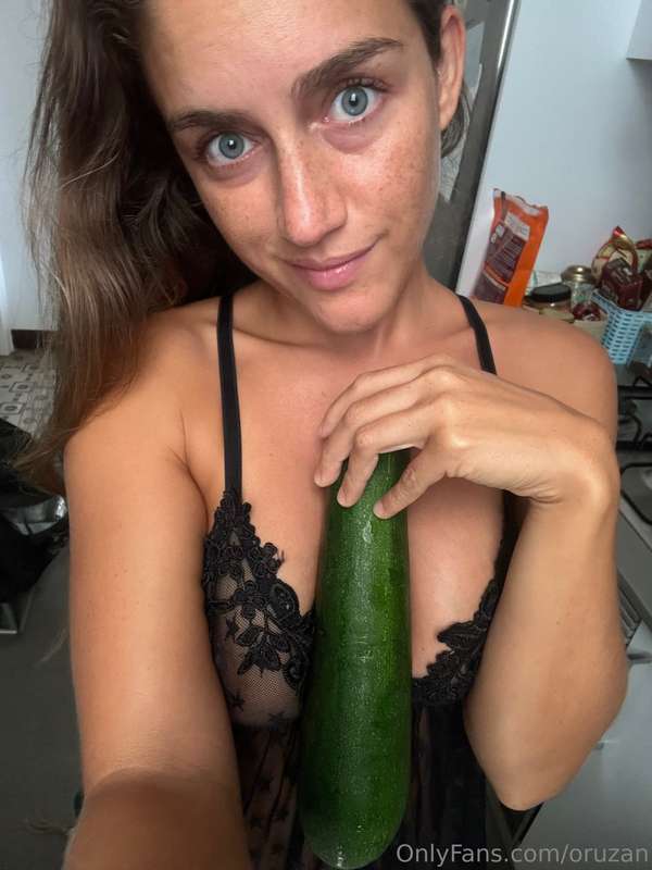 משום מה קמתי עם חשק עז לבשל משהו לשבת עם זוקיני  ?מכיר את הת..