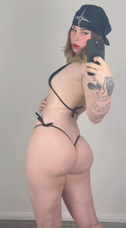 thick thighs save livesi think….