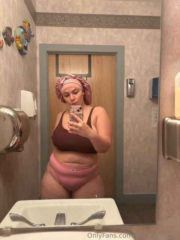 Thick_Gurl101 - Onlyfans - 02 Oct, 2024