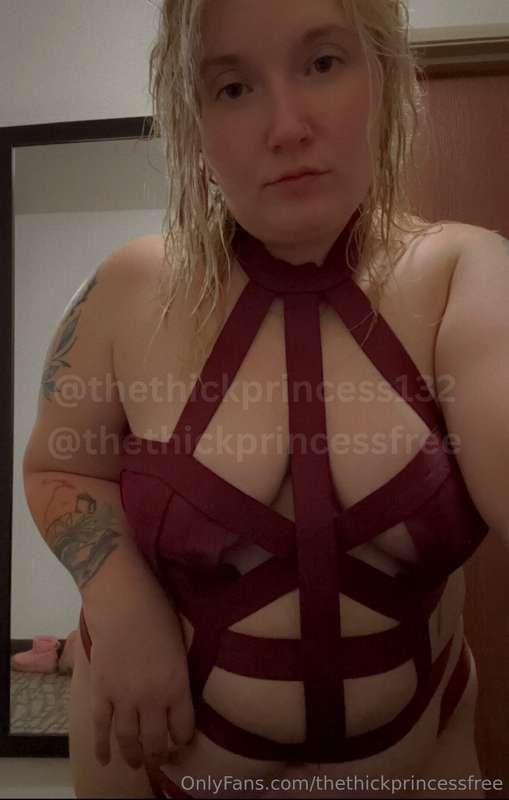 Cum watch me fuck a monster cock when you sub to my VIP 😈Fre..