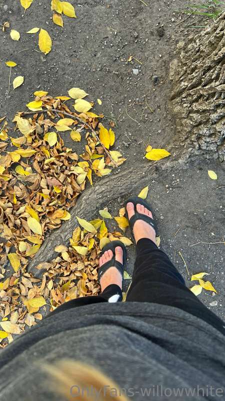 went for a walk, this is for the feet guys xo 😘 13