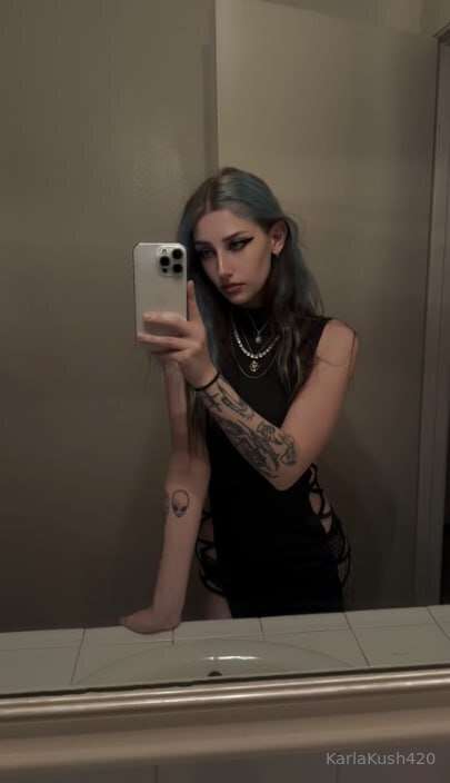 @matneybb is the ❤️ TOP 1% ❤️ princess with endless amount o..