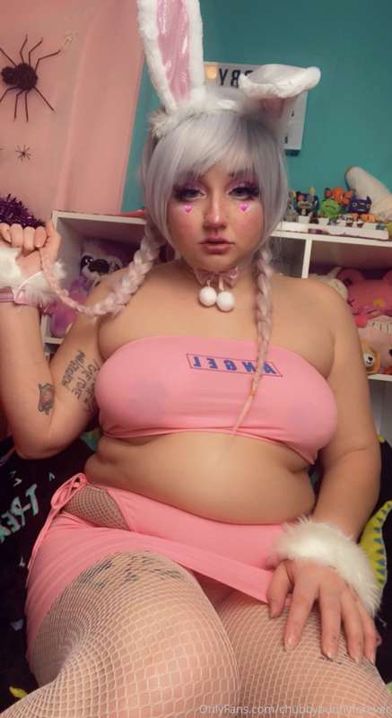 Your favorite little feedee has something to tell you... I’m..