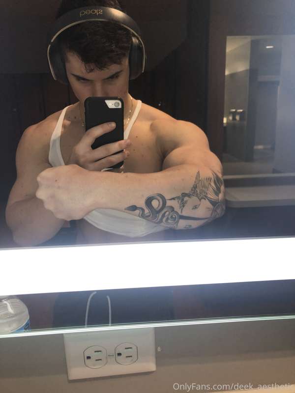 💪🏼+🍆=💖 2