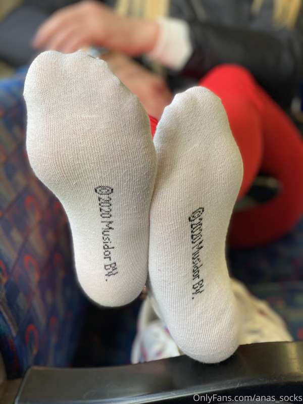 I love to tease you in a public transport😉😉😉