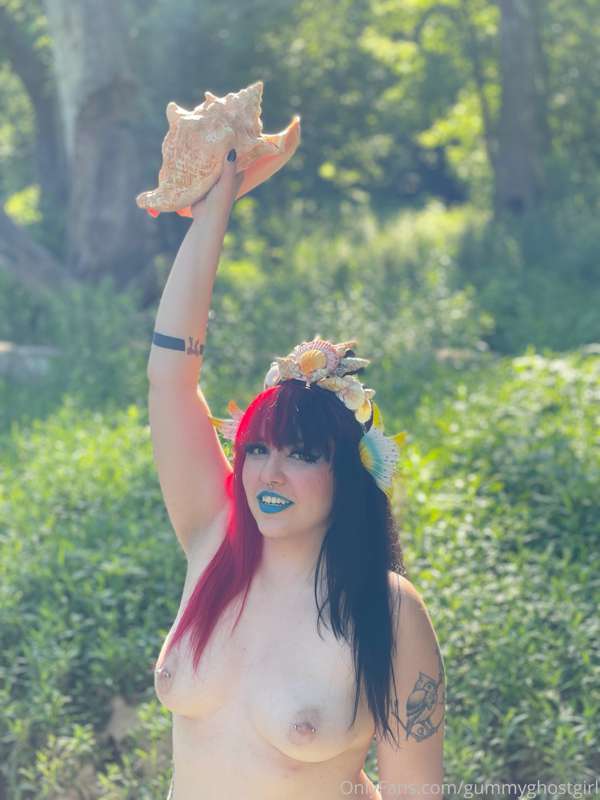 Just a mermaid looking for a sailor lover 🧜‍♀️💙 26