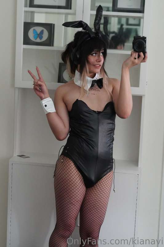 Hiyaaaaa!! Here are the rest of the bunny pics I took from y.. 8