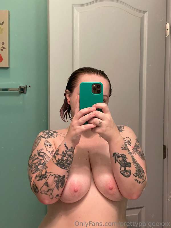Some good oldies.. Spreading my pussy lips for you a little .. 3