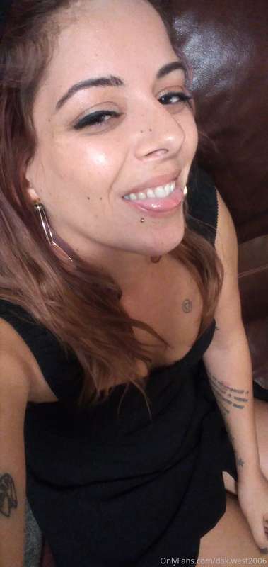Who wants to see a little ass or titty?