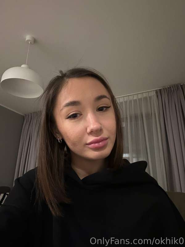 I'm so bored...let's chat?♥️