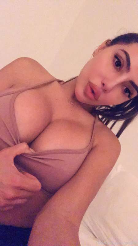 Feel free to spoil me with a tip$$ to see
these big juicy ti..