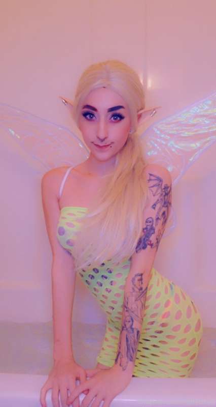 💦🧚‍♂️ would you swipe left or right on Tinderbell? 🧚‍♂️💦 22