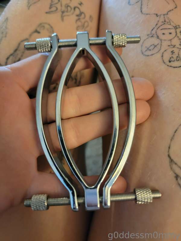 Full nude. Back view, front view, full frontal, underneath, ..