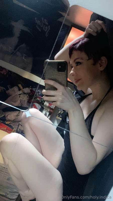 Pretty girl with pretty titties 4