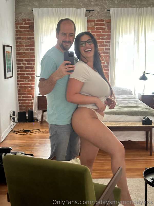 @saraharabic sucked my cock yesterday and it was marvelous. 2