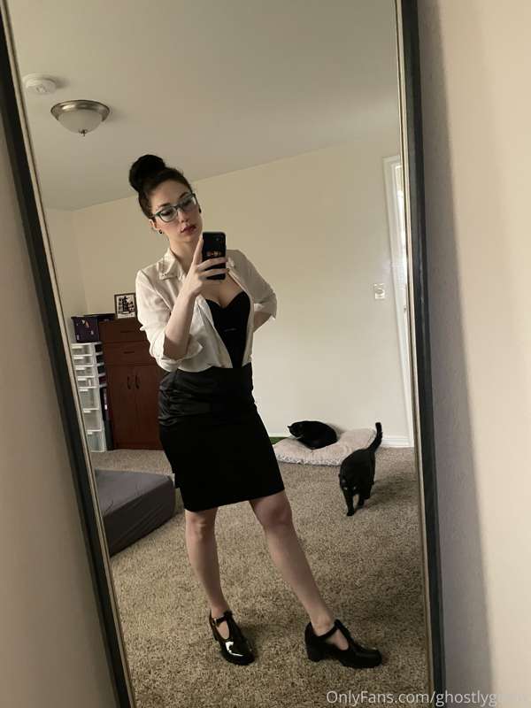 How can I help you?😜 2