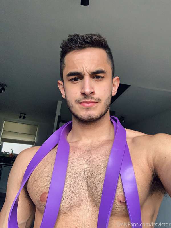 I’m trying to do some exercises from home 🤕
