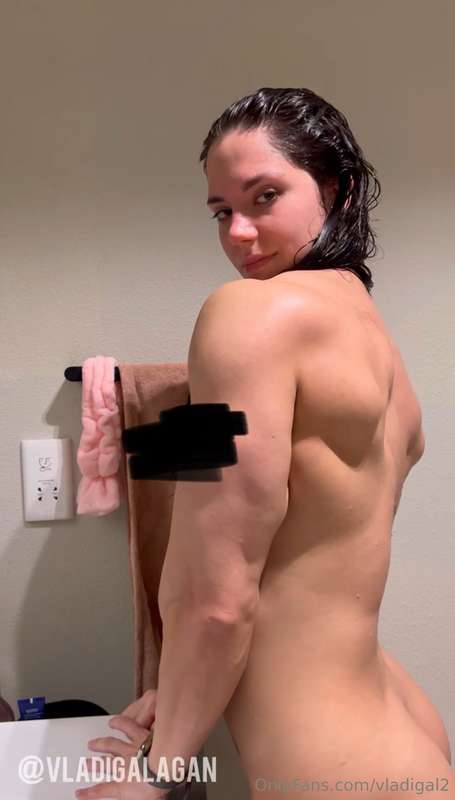 😈 fresh out of the shower💦…but still missing something..mayb..