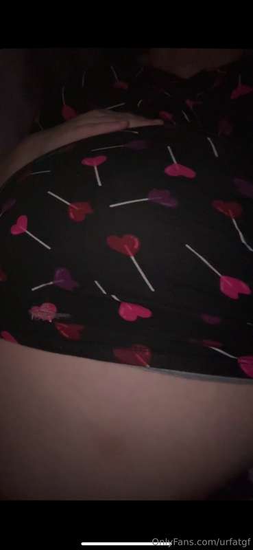 this piggy belly has been nonstop growing.. it feels so good..