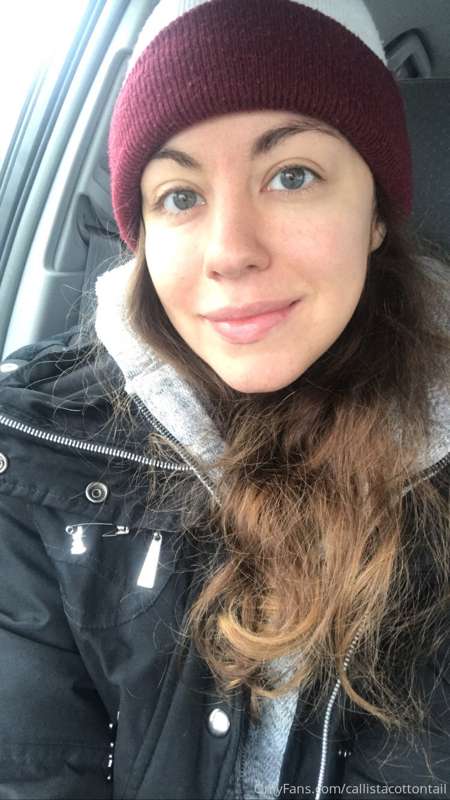 Happy Monday loves! I’m out for a cold and brisk walk this m..