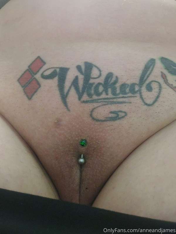 Hungry pussy at work