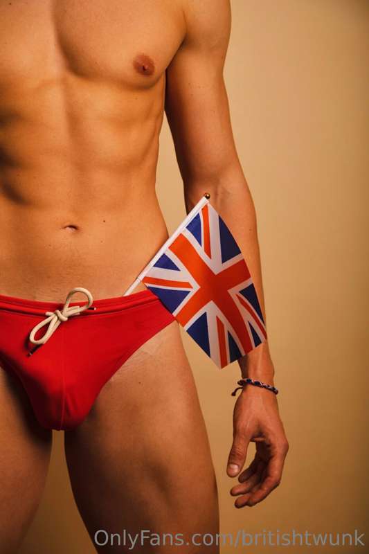 One more day 😈 🇬🇧
The Great British Twunk Face Reveal has go.. 1