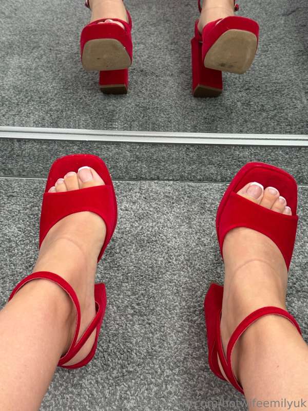 Do you like a women in heels? 👠
