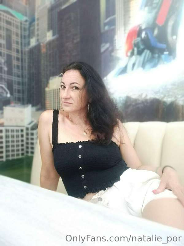 Teach me sir to make this pussy throb
