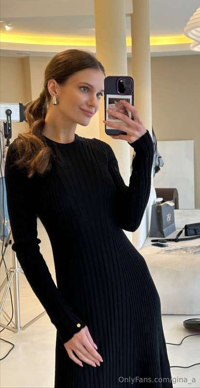 I have a really cute and low-key look for my shoot today, bu..