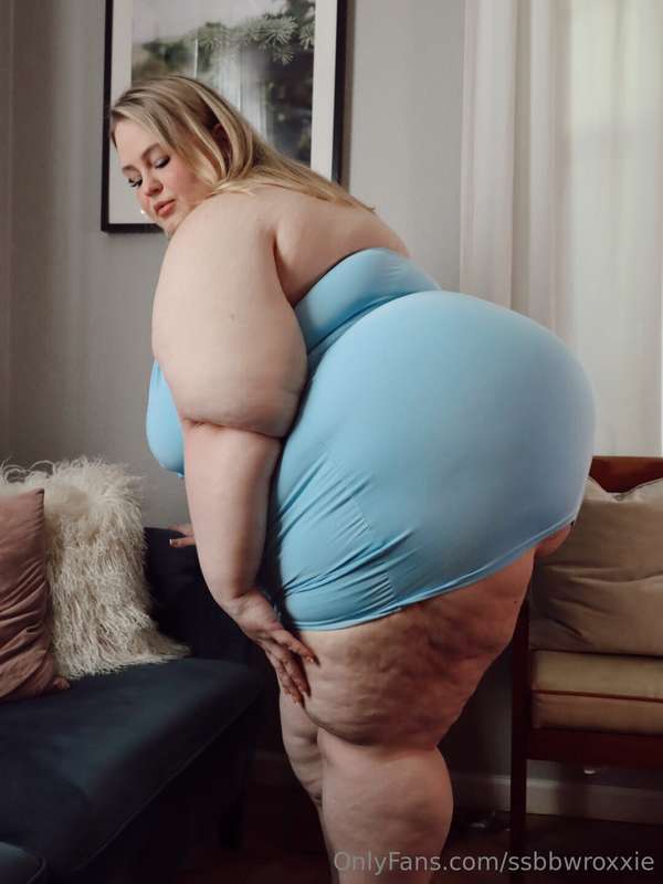 I wanna wear this tight dress out on a date and eat until th.. 27
