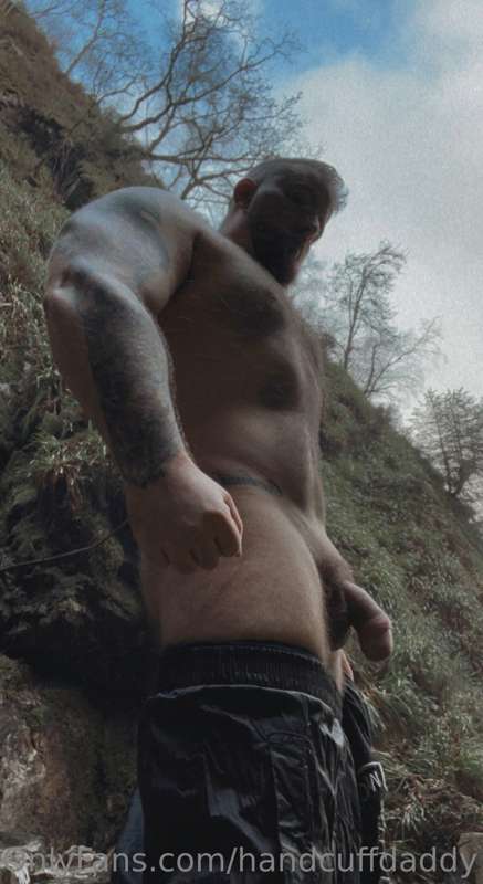 Swipe right to undress me at the water fall 😈💦🎁 2
