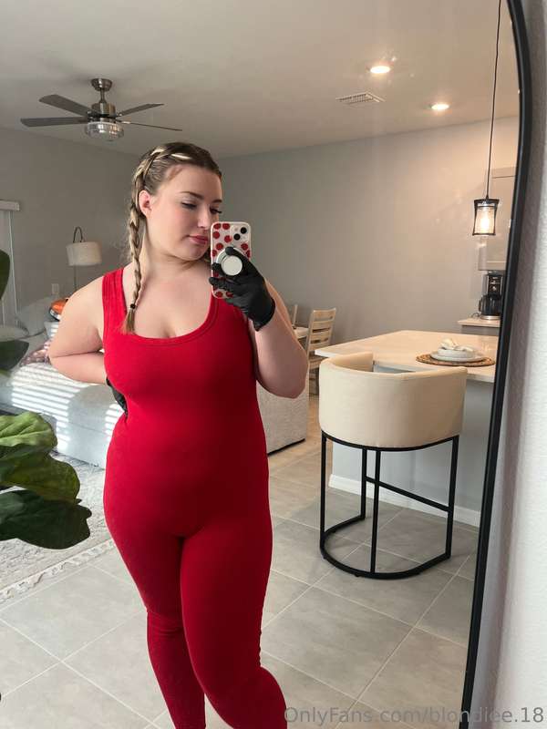 Blondiee.18 - Onlyfans - 02 Dec, 2024 4