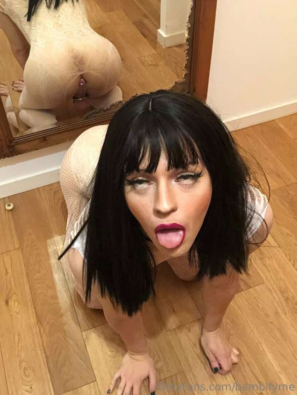 The floor is about to get slippery 💦 7