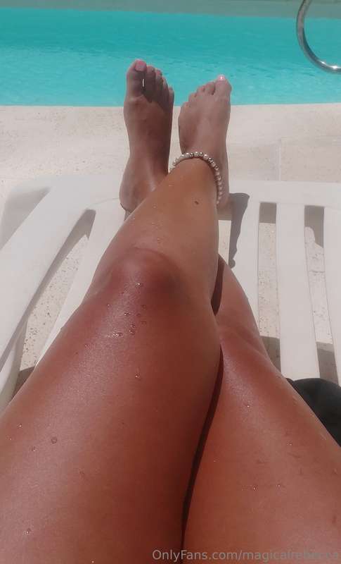 I love lazy Sundays! ☀️💦 1