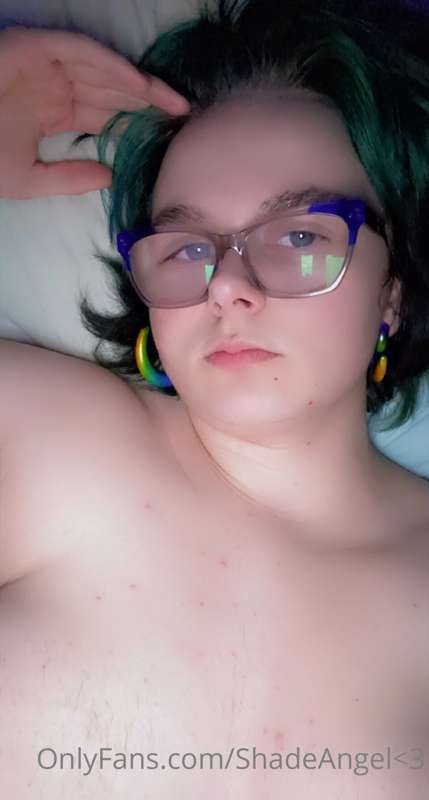 High and horny 🤤🥴
Love ya!
Eni xoxo 5