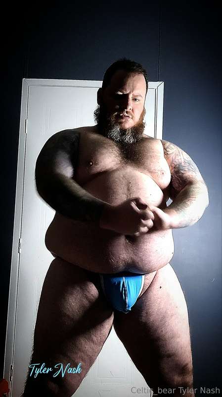 Belly and pecs with sex appeal 3