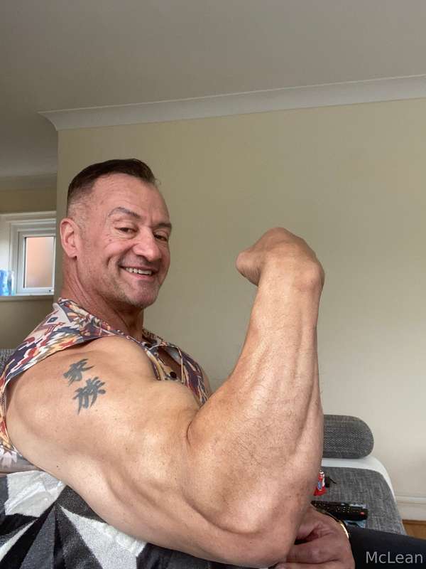 Morning hope all are well, getting the guns loaded 💪😉