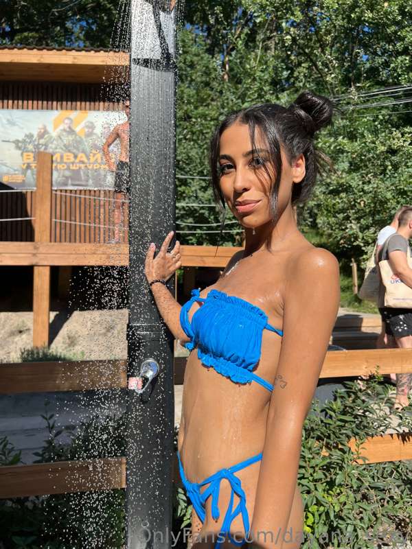 What is your favorite food you'd love to lick off my body? 🍒..
