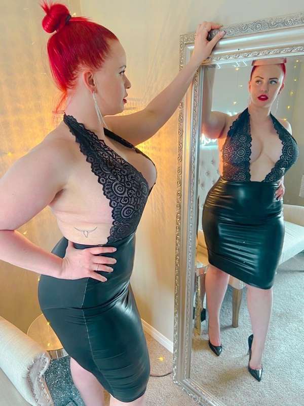Omg this dress! Some good pics & some outtakes 😝 5