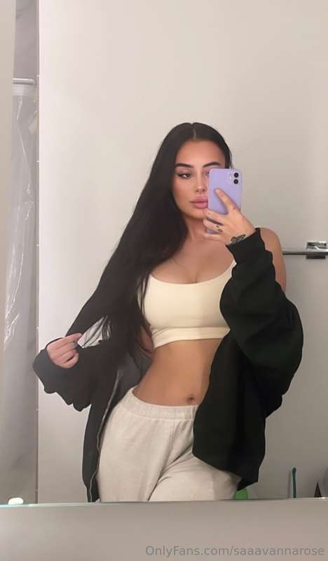 hiii guys ☺️☺️☺️ message me for something special today <3