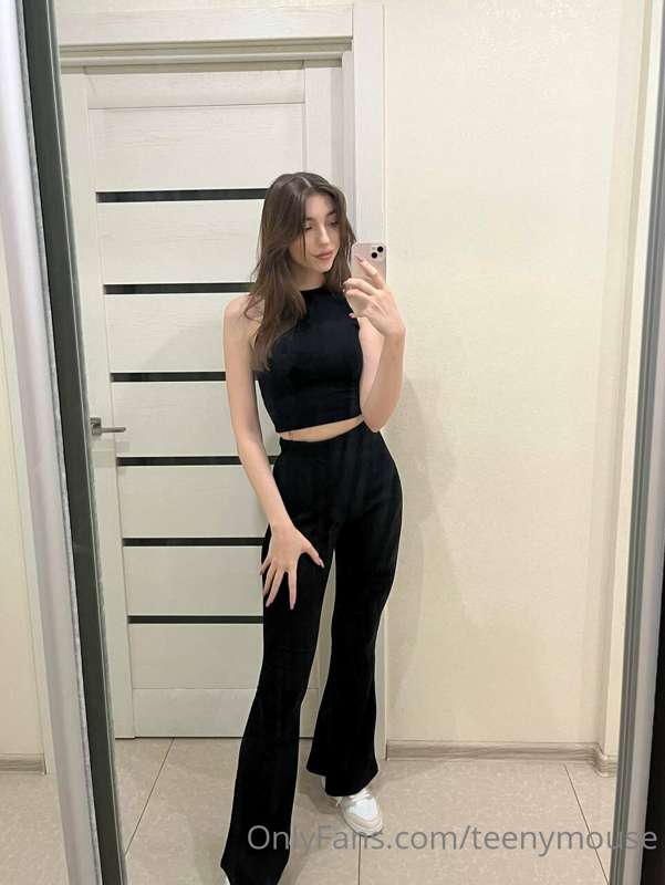 Hi!
I bought new pants!!!
How much does they suit me?😍
Rate ..