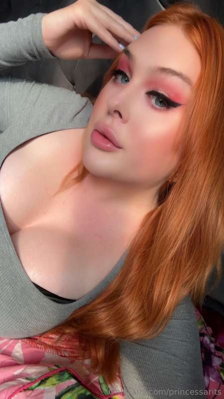 Fuck some cum all over my tits babe  1