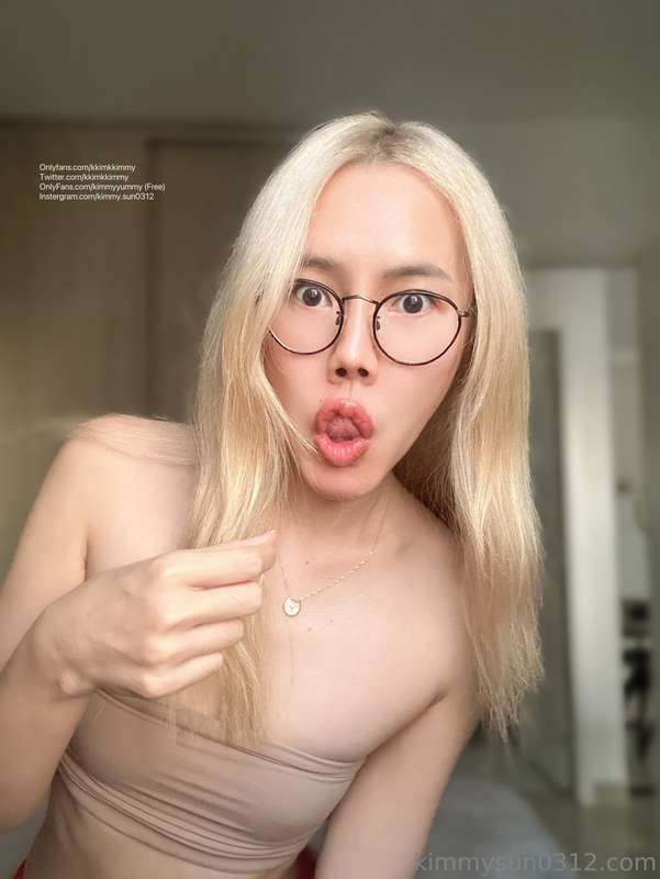 Can this look turn you on? 😙 (5 pictures) 1