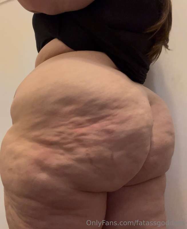 Fatassgoddess - Onlyfans - 19 Mar, 2025 1