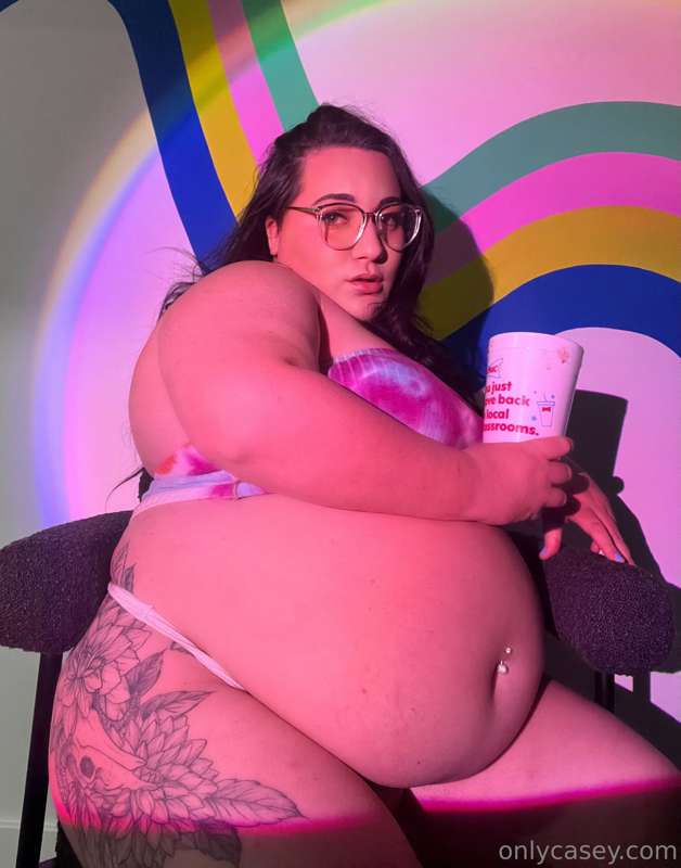I turn into the biggest lil bimbo as soon as the chugging st..