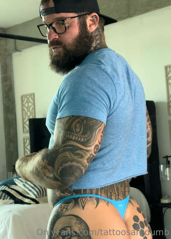 Happy humps day 🤪  *G-string and hat were gifted from the aw.. 1
