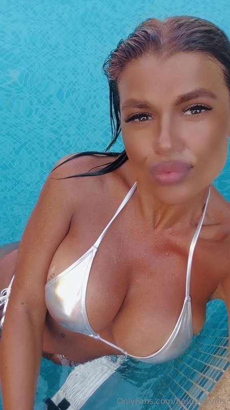 Wet baby 💦