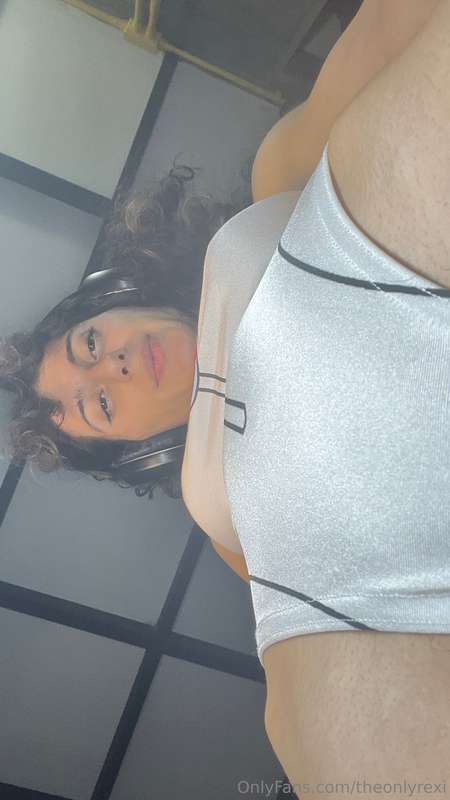 I was barely able to hide Clinthia with this angle (yes I ga..